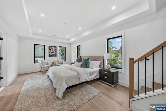 887 Linden Avenue, Ridgefield, NJ 07657