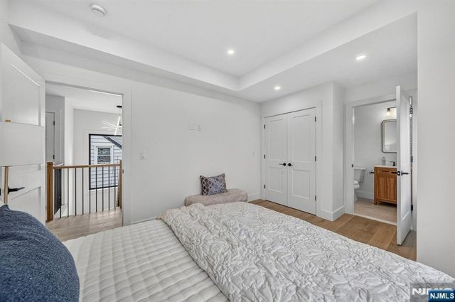 887 Linden Avenue, Ridgefield, NJ 07657