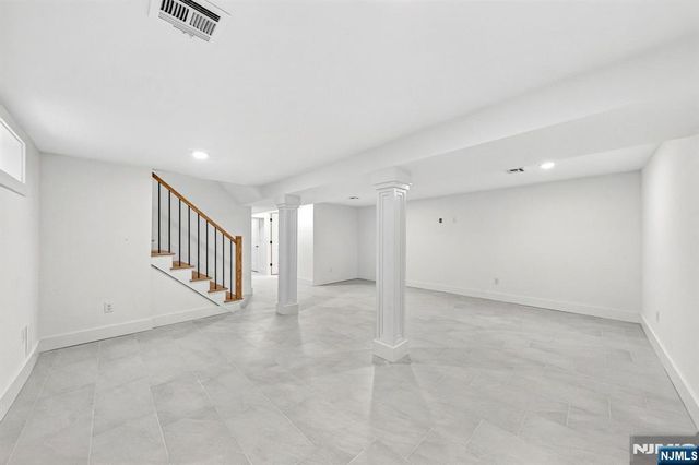 887 Linden Avenue, Ridgefield, NJ 07657