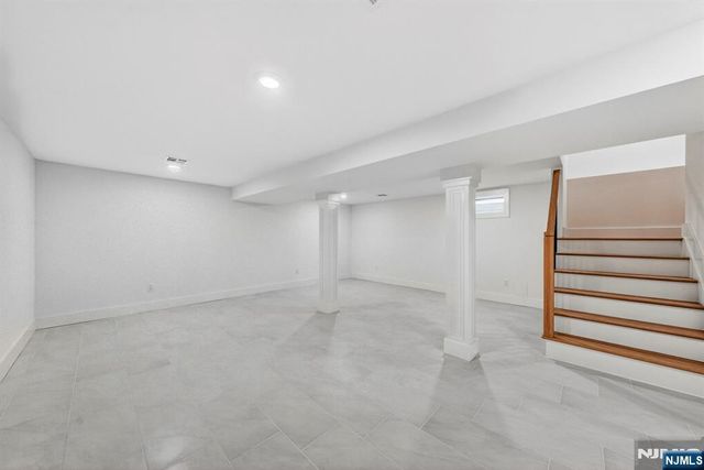 887 Linden Avenue, Ridgefield, NJ 07657