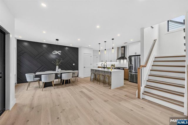 887 Linden Avenue, Ridgefield, NJ 07657