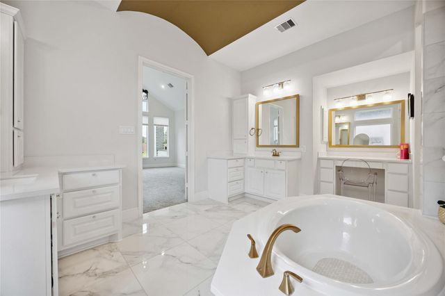 9911 Regal Bend Drive, Missouri City, TX 77459
