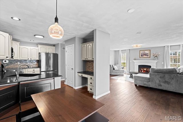808 Fieldview Drive, Smithton, IL 62285