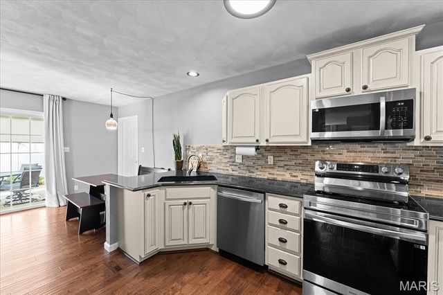 808 Fieldview Drive, Smithton, IL 62285