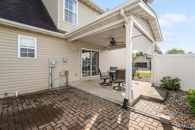808 Fieldview Drive, Smithton, IL 62285