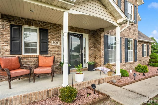 808 Fieldview Drive, Smithton, IL 62285