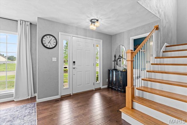 808 Fieldview Drive, Smithton, IL 62285