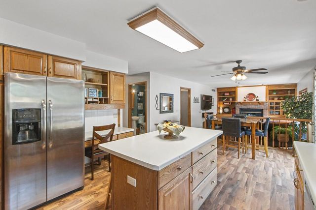 407 Fairbrook Court, Waunakee, WI 53597