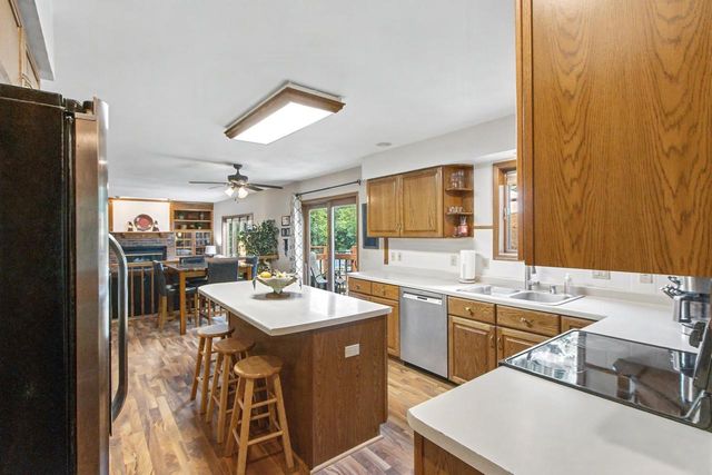 407 Fairbrook Court, Waunakee, WI 53597