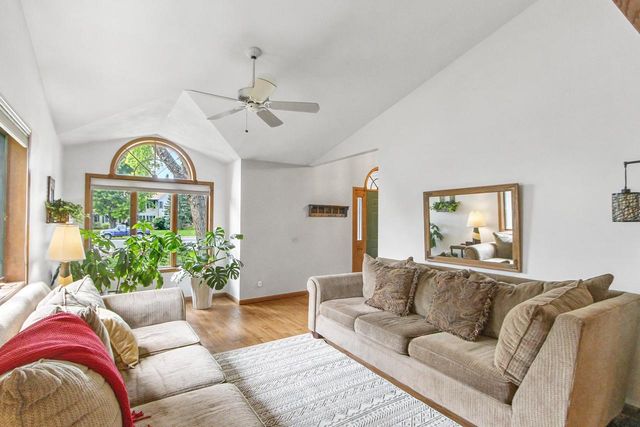 407 Fairbrook Court, Waunakee, WI 53597