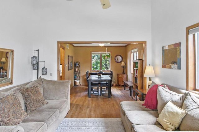407 Fairbrook Court, Waunakee, WI 53597
