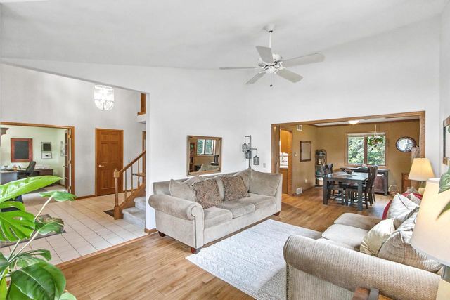 407 Fairbrook Court, Waunakee, WI 53597