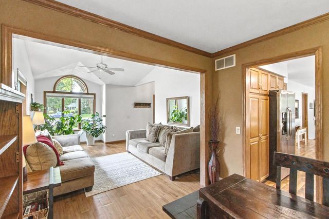 407 Fairbrook Court, Waunakee, WI 53597