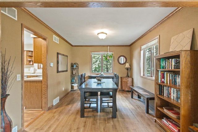 407 Fairbrook Court, Waunakee, WI 53597