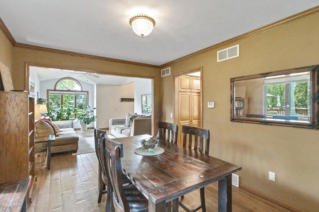 407 Fairbrook Court, Waunakee, WI 53597