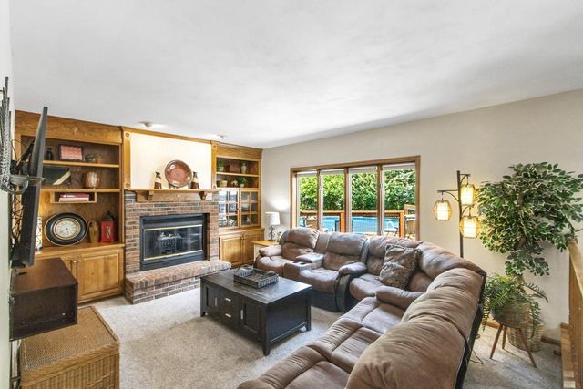 407 Fairbrook Court, Waunakee, WI 53597