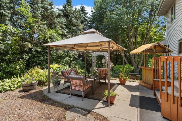 407 Fairbrook Court, Waunakee, WI 53597