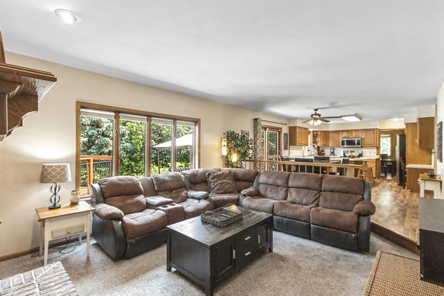 407 Fairbrook Court, Waunakee, WI 53597