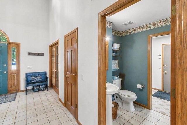 407 Fairbrook Court, Waunakee, WI 53597