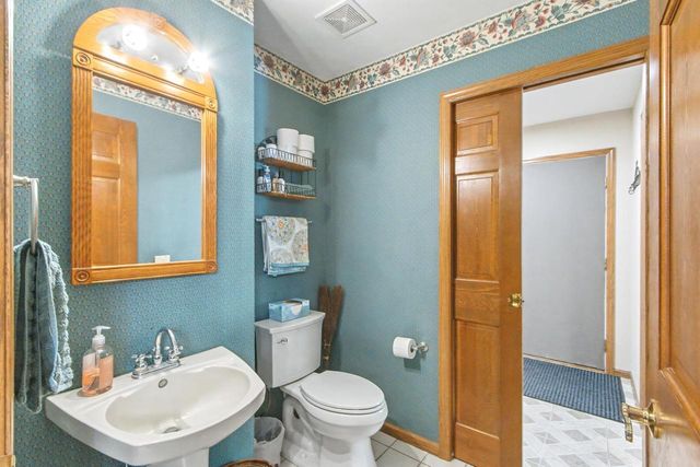 407 Fairbrook Court, Waunakee, WI 53597