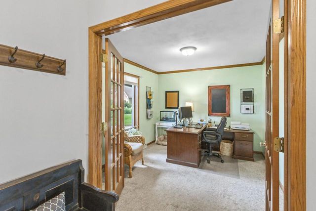 407 Fairbrook Court, Waunakee, WI 53597