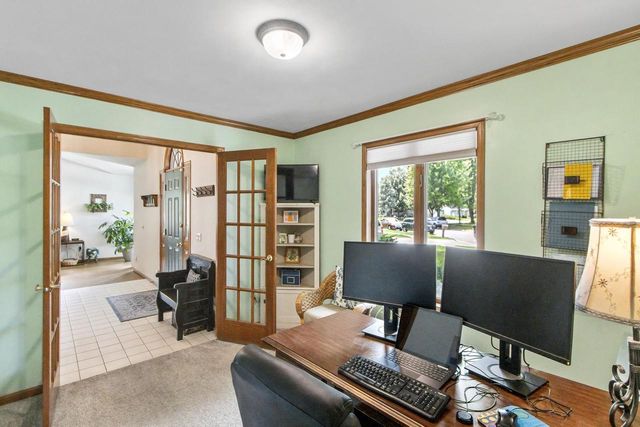 407 Fairbrook Court, Waunakee, WI 53597