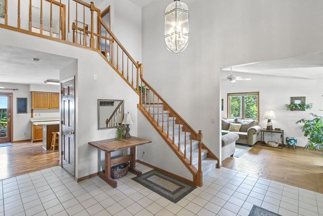 407 Fairbrook Court, Waunakee, WI 53597