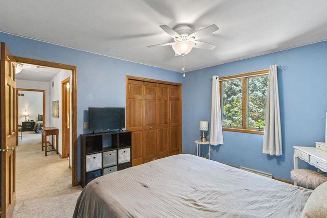 407 Fairbrook Court, Waunakee, WI 53597
