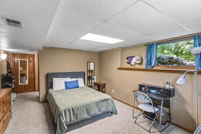 407 Fairbrook Court, Waunakee, WI 53597