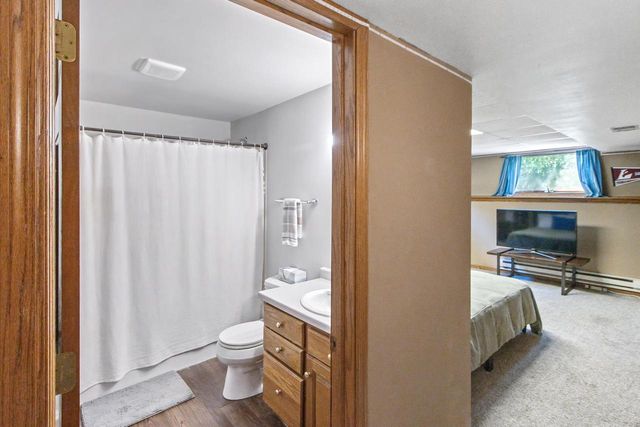 407 Fairbrook Court, Waunakee, WI 53597
