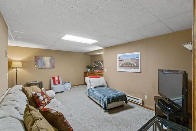 407 Fairbrook Court, Waunakee, WI 53597