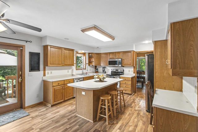 407 Fairbrook Court, Waunakee, WI 53597