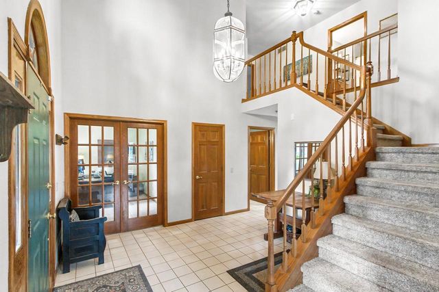 407 Fairbrook Court, Waunakee, WI 53597