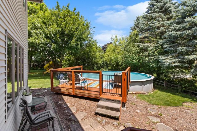 407 Fairbrook Court, Waunakee, WI 53597