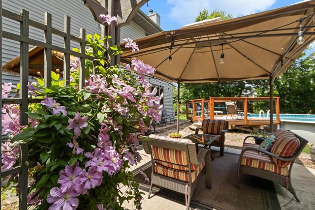 407 Fairbrook Court, Waunakee, WI 53597