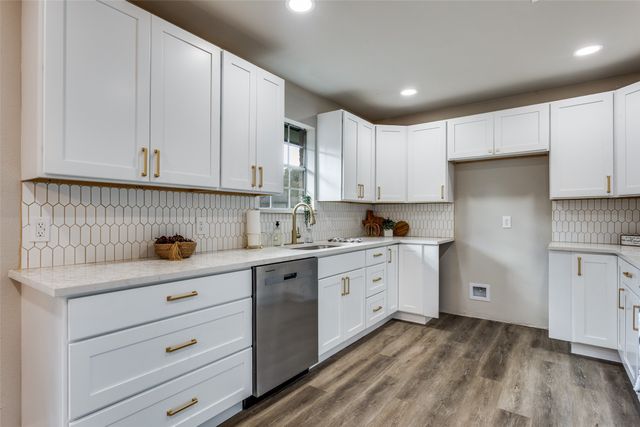 2700 Mollimar Drive, Plano, TX 75075