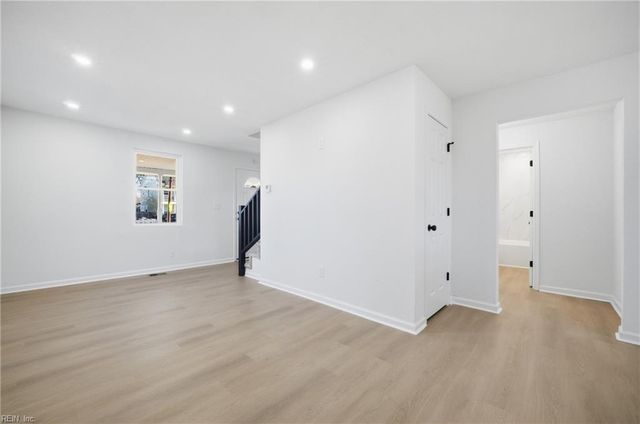 1123 Myrtle Ave, Chesapeake, VA 23325