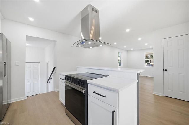 1123 Myrtle Ave, Chesapeake, VA 23325