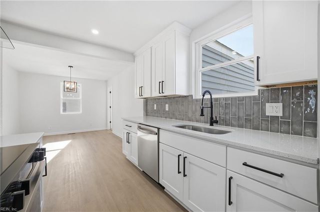 1123 Myrtle Ave, Chesapeake, VA 23325