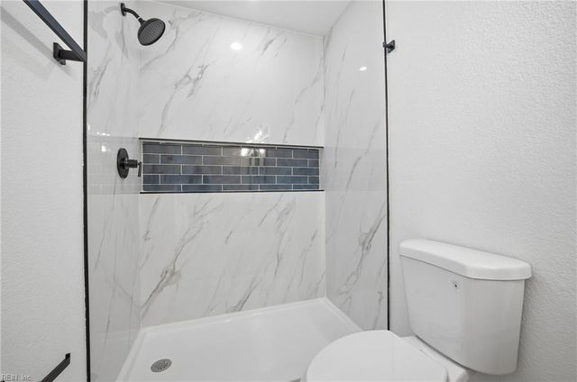 1123 Myrtle Ave, Chesapeake, VA 23325