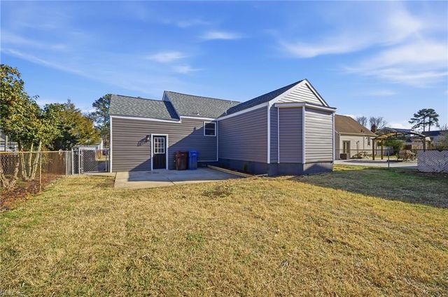 1123 Myrtle Ave, Chesapeake, VA 23325