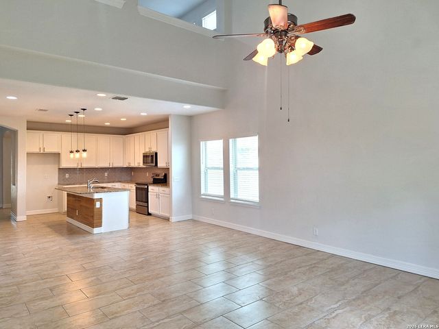 5801 DEVONWOOD ST, Cibolo, TX 78108