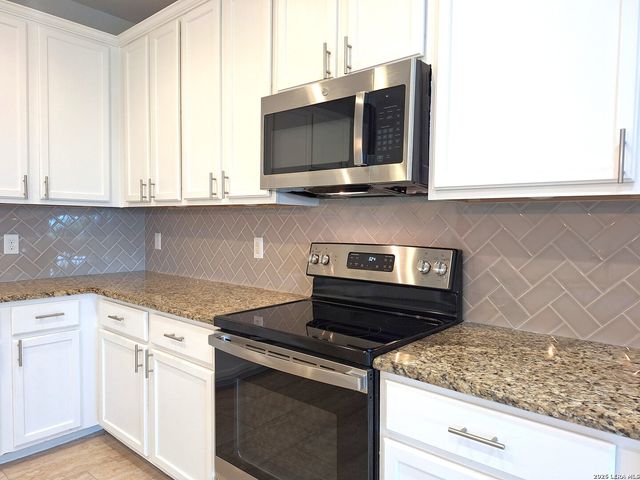 5801 DEVONWOOD ST, Cibolo, TX 78108