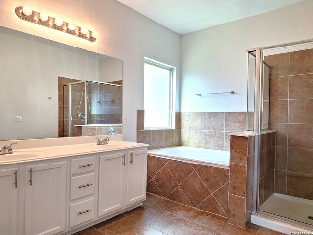 5801 DEVONWOOD ST, Cibolo, TX 78108