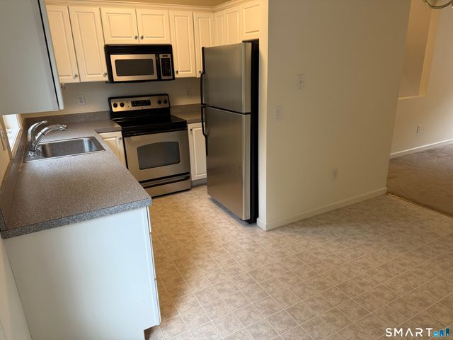 20 Orchard Street 206, Brookfield, CT 06804