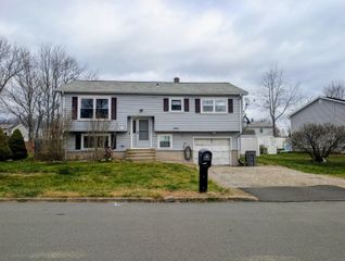 30 Cardinal Lane, Naugatuck, CT 06770