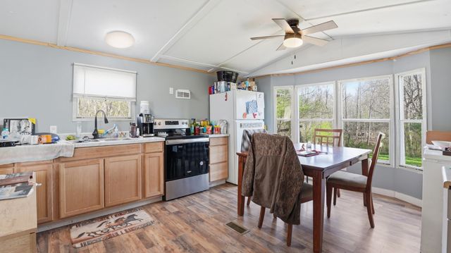 306 Flowertown Rd, Normandy, TN 37360
