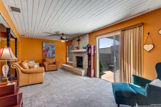 406 Amistad Blvd, Universal City, TX 78148