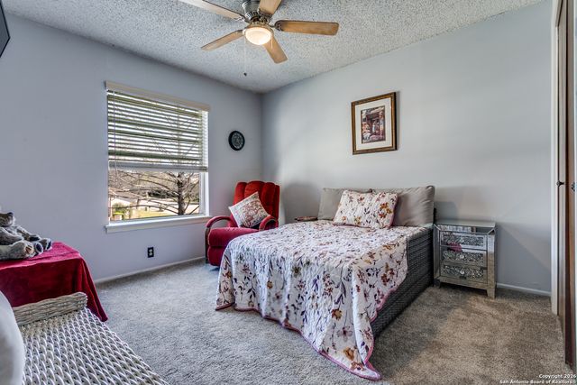 406 Amistad Blvd, Universal City, TX 78148