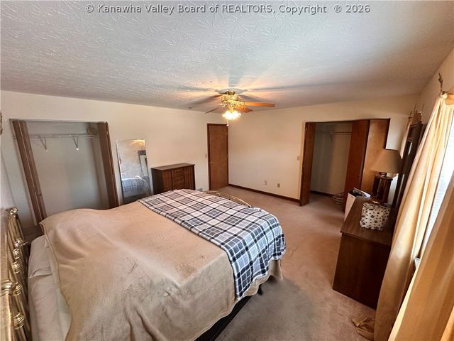 909 4th Avenue, St Albans, WV 25177
